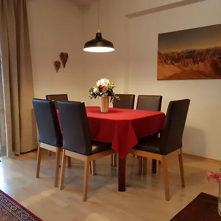 Alber Apartament *